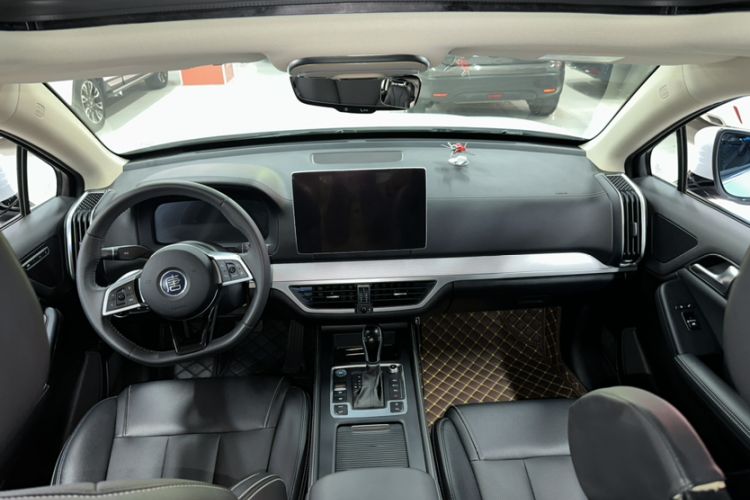 Used BYD Tang 2019 2.0T Automatic SmartConnect Luxury 7-Seater China VI Standard Interior 1