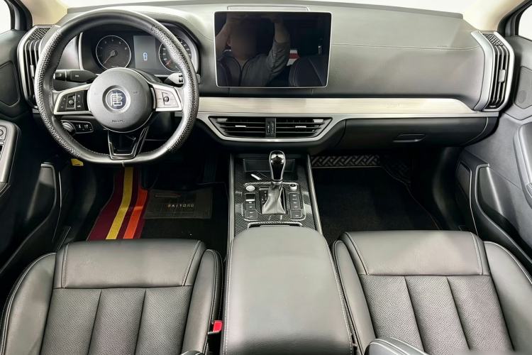 Used BYD Tang 2019 2.0T Automatic SmartConnect Luxury Edition 5 Seats China VI Standard Interior 1