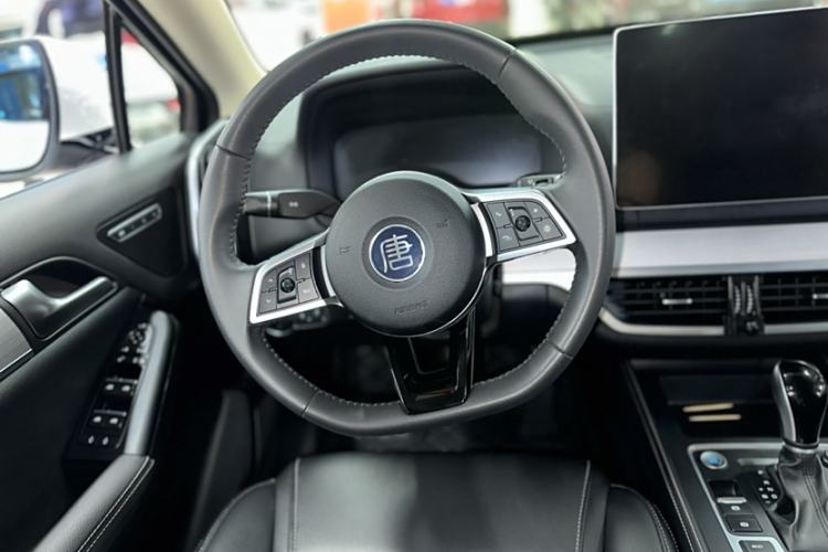 Used BYD Tang 2019 2.0T Automatic SmartConnect Luxury 7-Seater China VI Standard Interior 2