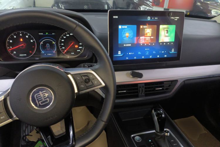 Used BYD Tang 2019 2.0T Automatic SmartConnect Luxury Edition 5 Seats China VI Standard Interior 2