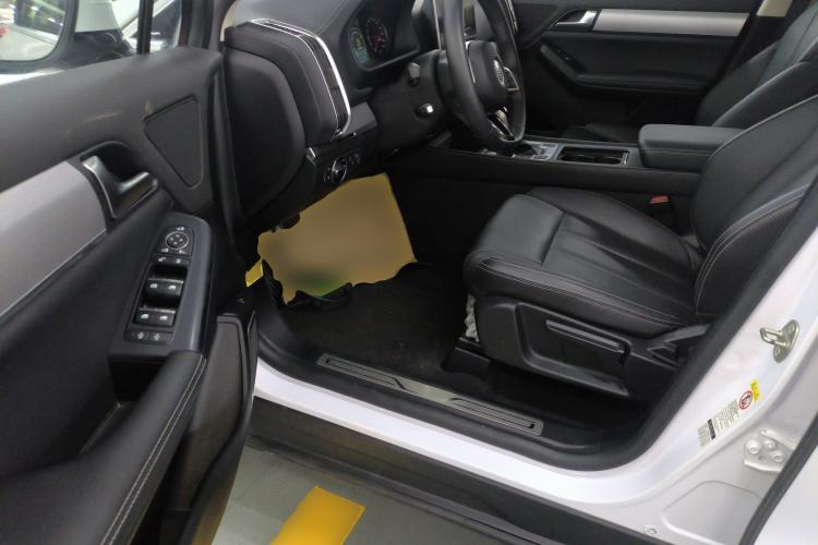 Used BYD Tang 2019 2.0T Automatic SmartConnect Luxury Edition 5 Seats China VI Standard Interior 3
