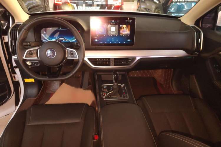 Used BYD Tang 2019 2.0T Automatic SmartConnect Luxury Version 5 Seats China VI Standard Interior 3