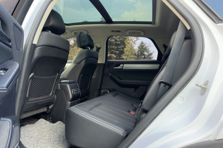 Used BYD Tang 2019 2.0T Automatic SmartConnect Luxury 7-Seater China VI Standard Interior 4