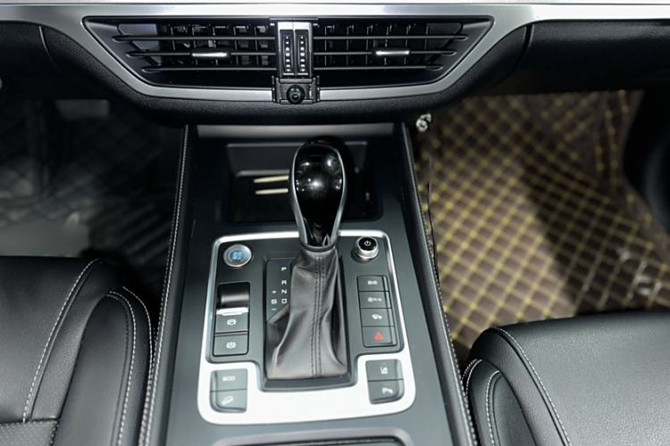 Used BYD Tang 2019 2.0T Automatic SmartConnect Luxury 7-Seater China VI Standard Interior 4