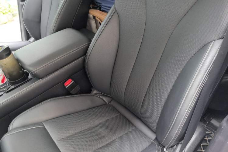 Used BYD Tang 2019 2.0T Automatic SmartConnect Prestige 7-Seater China VI Standard Interior 4