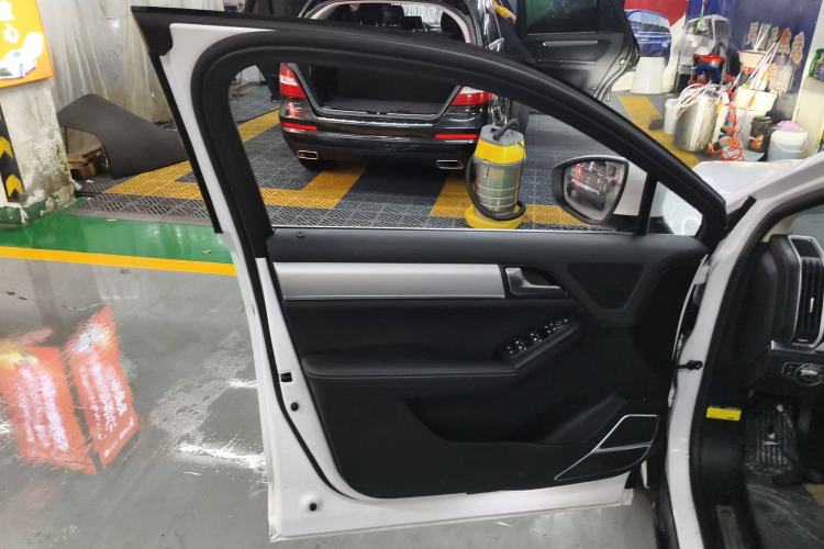 Used BYD Tang 2019 2.0T Automatic SmartConnect Luxury Edition 5 Seats China VI Standard Interior 5