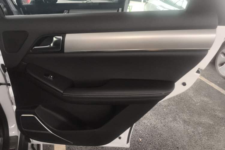 Used BYD Tang 2019 2.0T Automatic SmartConnect Prestige 7-Seater China VI Standard Interior 6
