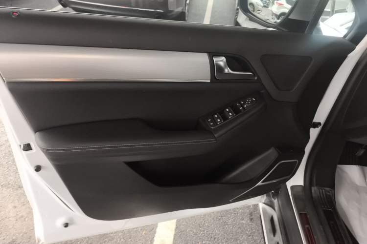 Used BYD Tang 2019 2.0T Automatic SmartConnect Prestige 7-Seater China VI Standard Interior 7