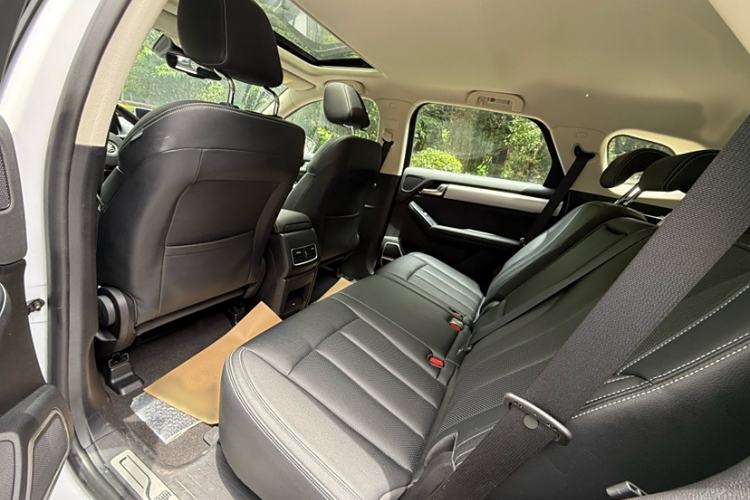 Used BYD Tang 2019 2.0T Automatic SmartConnect Luxury Edition 5 Seats China VI Standard Interior 7