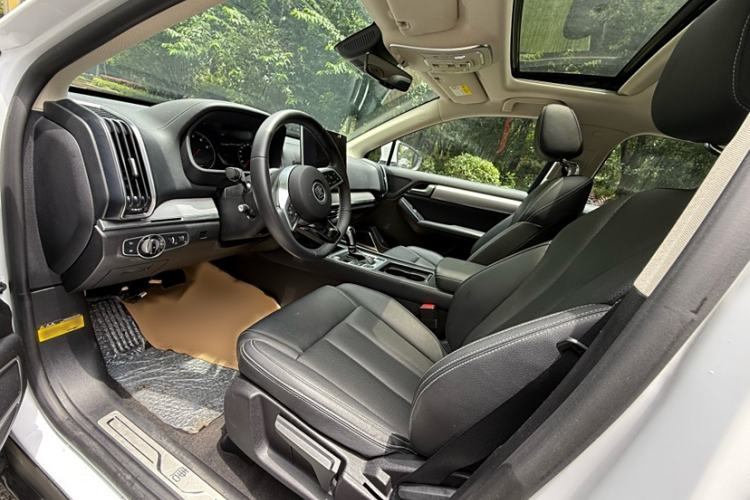 Used BYD Tang 2019 2.0T Automatic SmartConnect Luxury Edition 5 Seats China VI Standard Interior 8