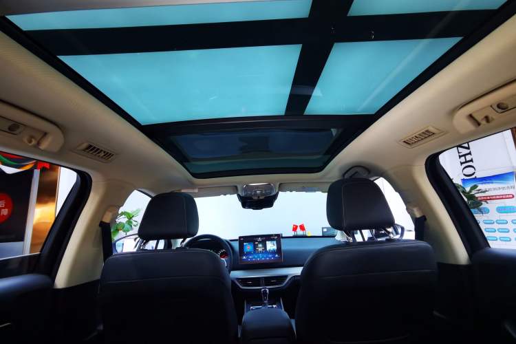 Used BYD Tang 2019 2.0T Automatic SmartConnect Prestige 7-Seater China VI Standard Interior 8