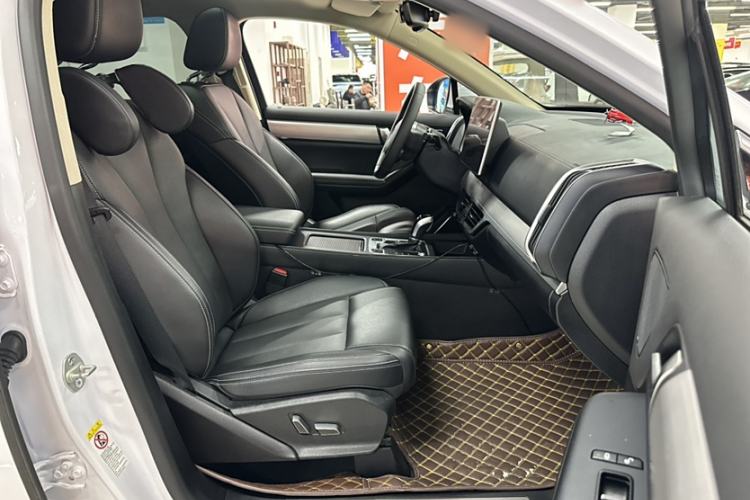 Used BYD Tang 2019 2.0T Automatic SmartConnect Luxury 7-Seater China VI Standard Interior 9