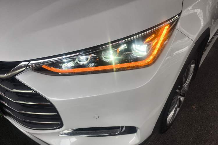 Used BYD Tang 2019 2.0T Automatic SmartConnect Prestige 7-Seater China VI Standard Left Front Headlight