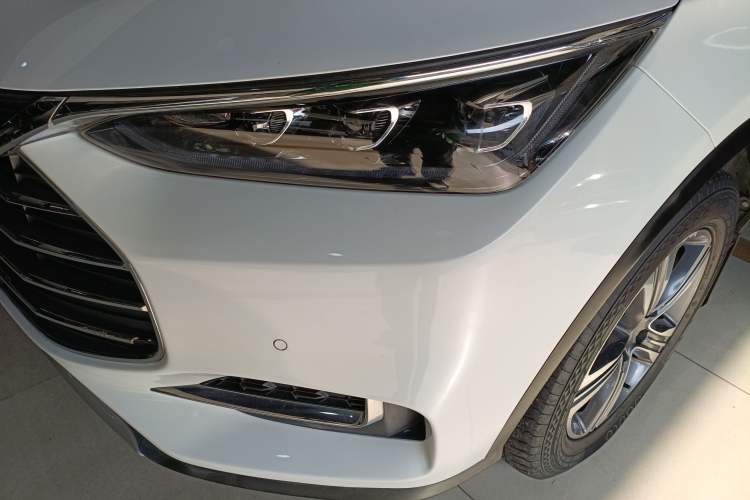 Used BYD Tang 2019 2.0T Automatic SmartConnect Luxury Edition 5 Seats China VI Standard Left Front Headlight