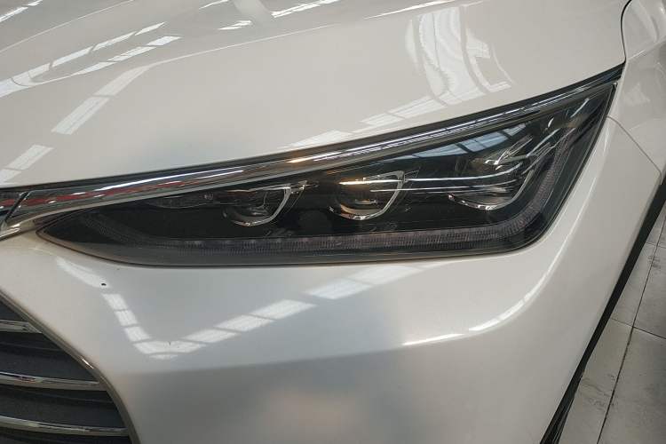 Used BYD Tang 2019 2.0T Automatic SmartConnect Prestige 7-Seater China VI Standard Left Front Headlight