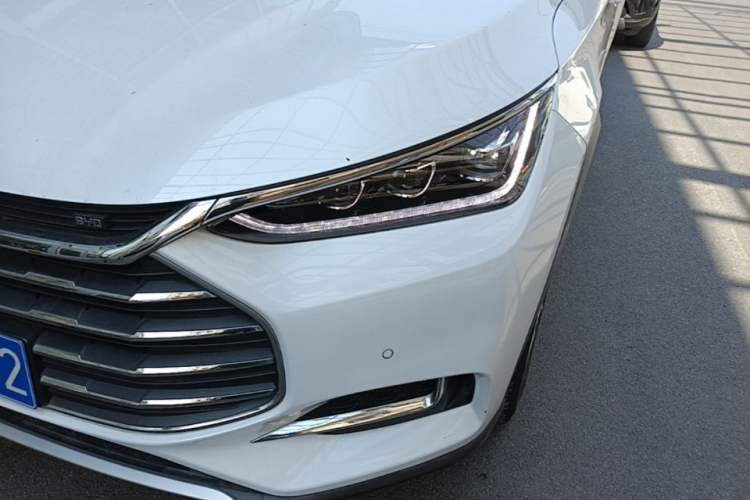Used BYD Tang 2019 2.0T Automatic SmartConnect Luxury 7-Seater China VI Standard Left Front Headlight