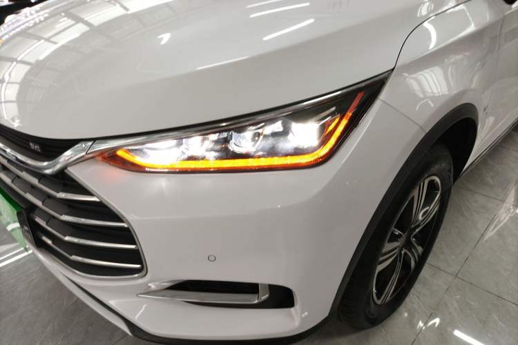 Used BYD Tang 2019 2.0T Automatic SmartConnect Luxury Edition 7 Seats China VI Standard Left Front Headlight