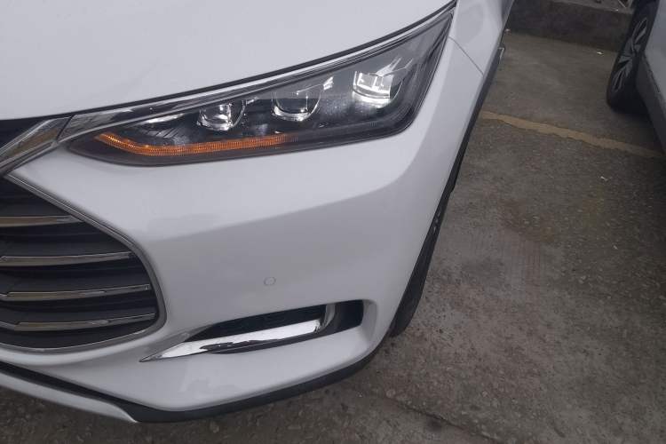 Used BYD Tang 2019 2.0T Automatic SmartConnect Luxury Edition 5 Seats China VI Standard Left Front Headlight