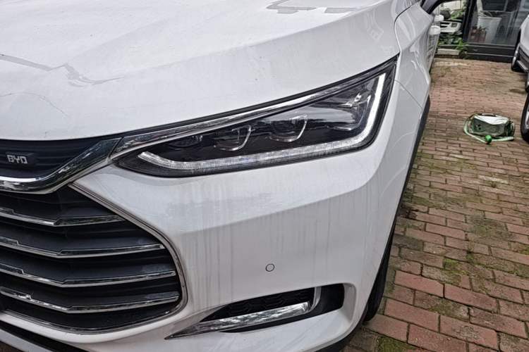 Used BYD Tang 2019 2.0T Automatic SmartConnect Luxury Edition 5 Seats China VI Standard Left Front Headlight