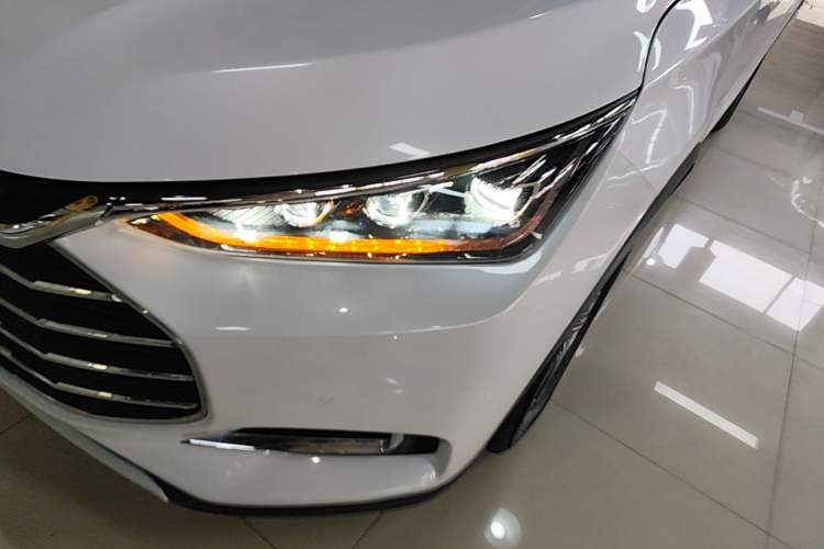 Used BYD Tang 2019 2.0T Automatic SmartConnect Luxury Edition 5 Seats China VI Standard Left Front Headlight