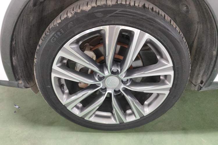 Used BYD Tang 2019 2.0T Automatic SmartConnect Prestige 5-Seater China VI Standard Left Front Wheel Hub