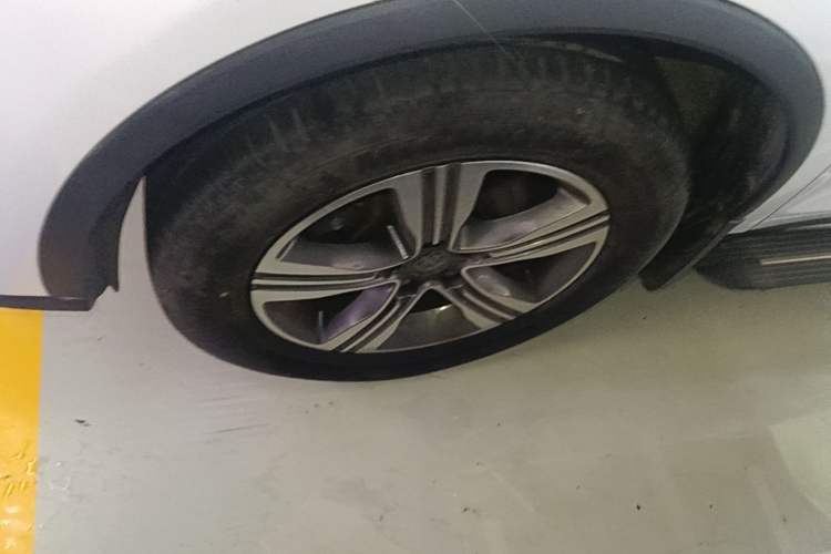 Used BYD Tang 2019 2.0T Automatic SmartConnect Luxury Edition 7 Seats China VI Standard Left Front Wheel Hub