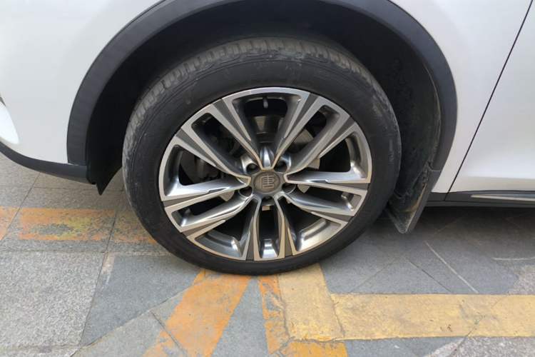 Used BYD Tang 2019 2.0T Automatic SmartConnect Prestige 7-Seater China VI Standard Left Front Wheel Hub