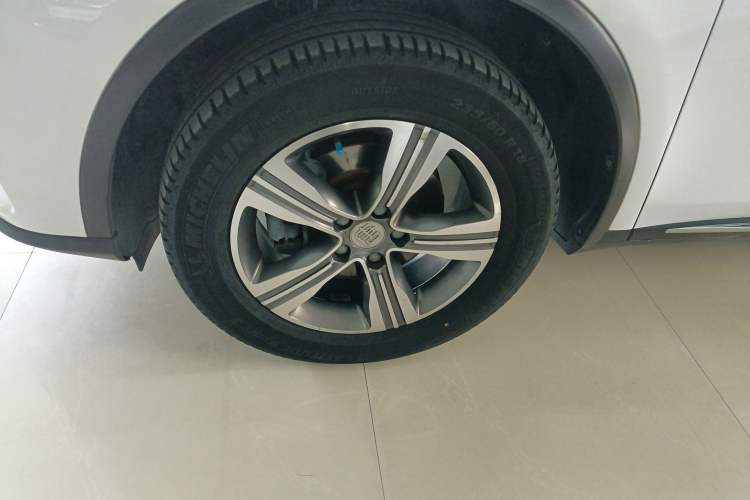 Used BYD Tang 2019 2.0T Automatic SmartConnect Luxury Edition 7 Seats China VI Standard Left Front Wheel Hub