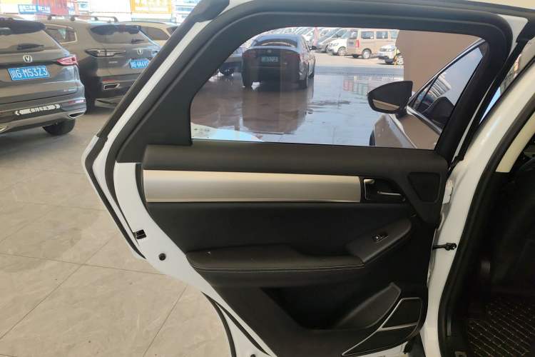 Used BYD Tang 2019 2.0T Automatic SmartConnect Prestige 5-Seater China VI Standard Left Rear Door Interior