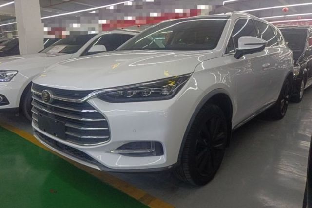 Ojetý BYD Tang 2019 2.0T Automatic SmartConnect Luxury Version 5 Seats China VI Standard