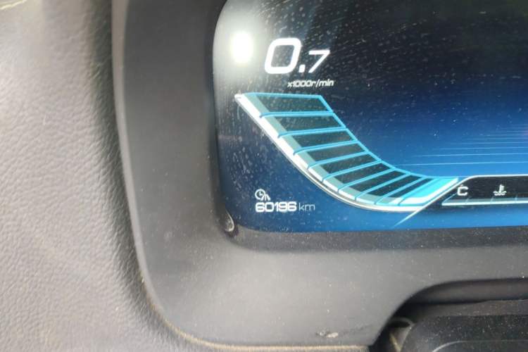 Used BYD Tang 2019 2.0T Automatic SmartConnect Luxury 7-Seater China VI Standard Odometer Close Up