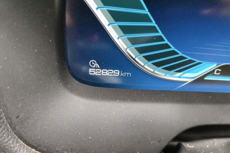 Used BYD Tang 2019 2.0T Automatic SmartConnect Luxury 7-Seater China VI Standard Odometer Close Up