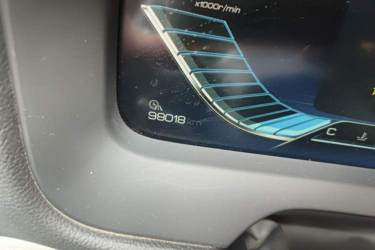 Used BYD Tang 2019 2.0T Automatic SmartConnect Luxury 7-Seater China VI Standard Odometer Close Up