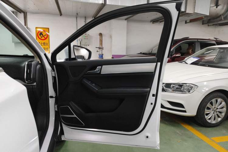 Used BYD Tang 2019 2.0T Automatic SmartConnect Prestige 5-Seater China VI Standard Right Front Door Interior