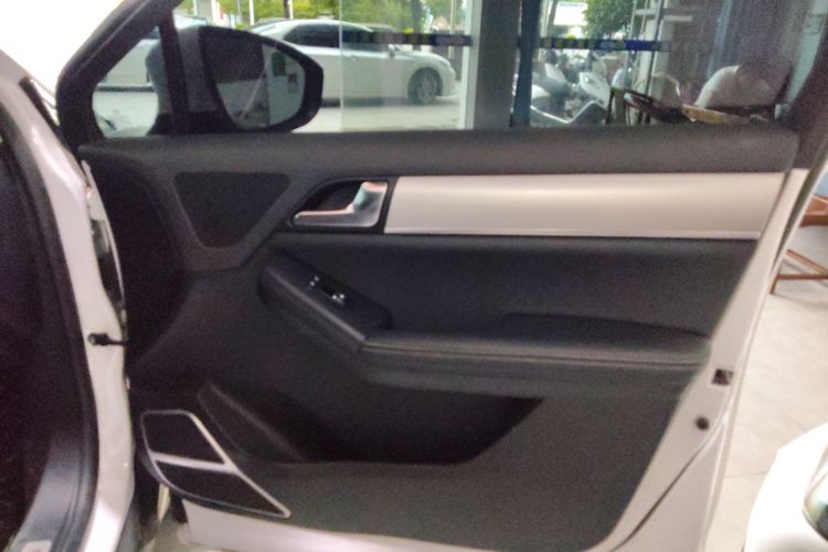 Used BYD Tang 2019 2.0T Automatic SmartConnect Prestige 5-Seater China VI Standard Right Front Door Interior