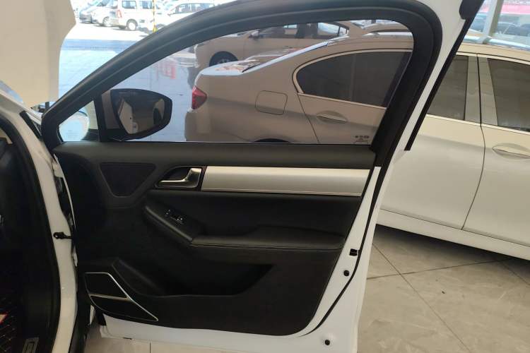 Used BYD Tang 2019 2.0T Automatic SmartConnect Prestige 5-Seater China VI Standard Right Front Door Interior