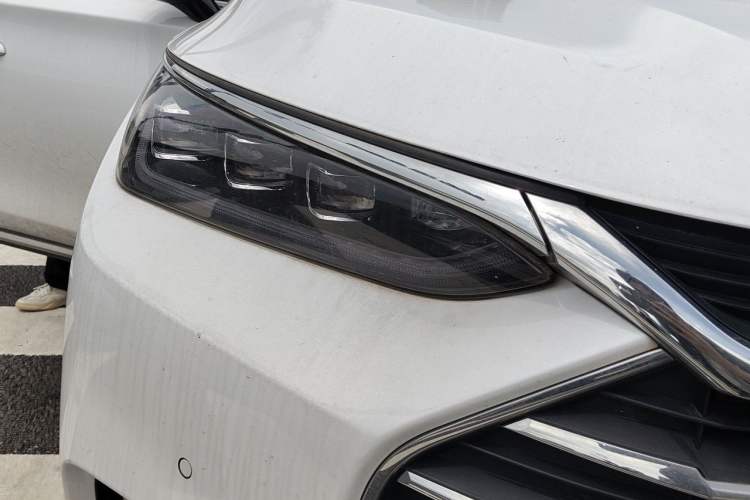 Used BYD Tang 2019 2.0T Automatic SmartConnect Luxury 7-Seater China VI Standard Right Front Headlight