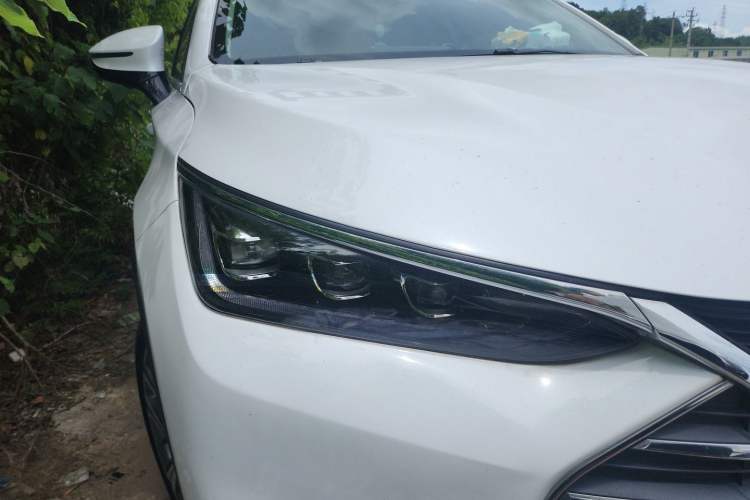 Used BYD Tang 2019 2.0T Automatic SmartConnect Luxury 7-Seater China VI Standard Right Front Headlight