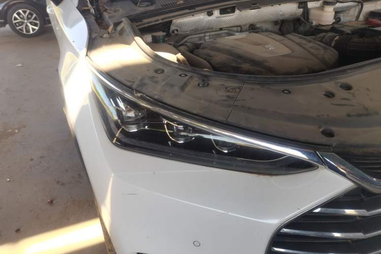 Used BYD Tang 2019 2.0T Automatic SmartConnect Luxury 7-Seater China VI Standard Right Front Headlight