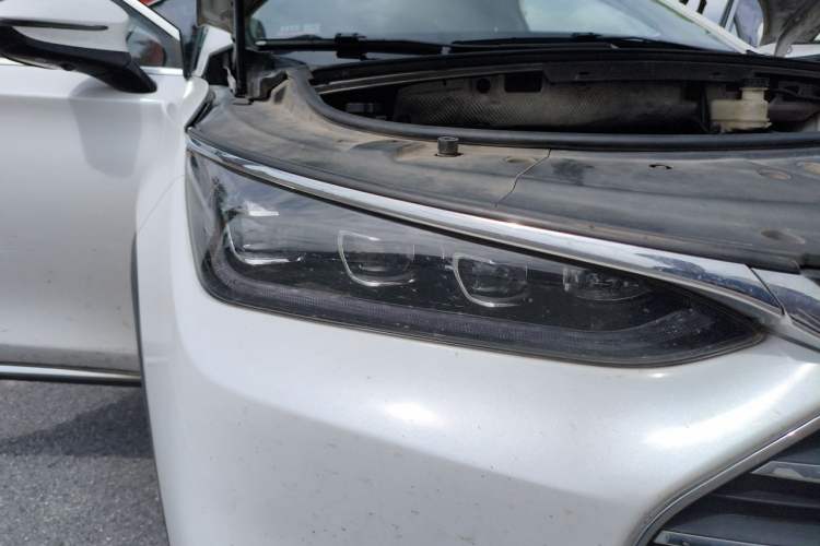 Used BYD Tang 2019 2.0T Automatic SmartConnect Luxury Edition 5 Seats China VI Standard Right Front Headlight