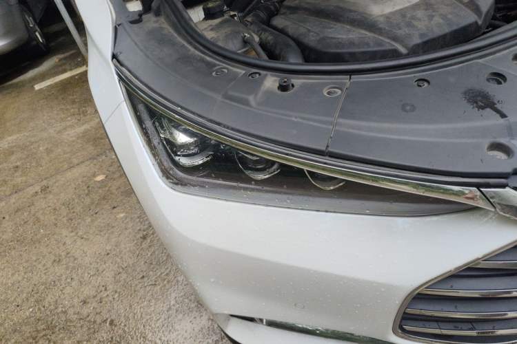 Used BYD Tang 2019 2.0T Automatic SmartConnect Luxury 7-Seater China VI Standard Right Front Headlight