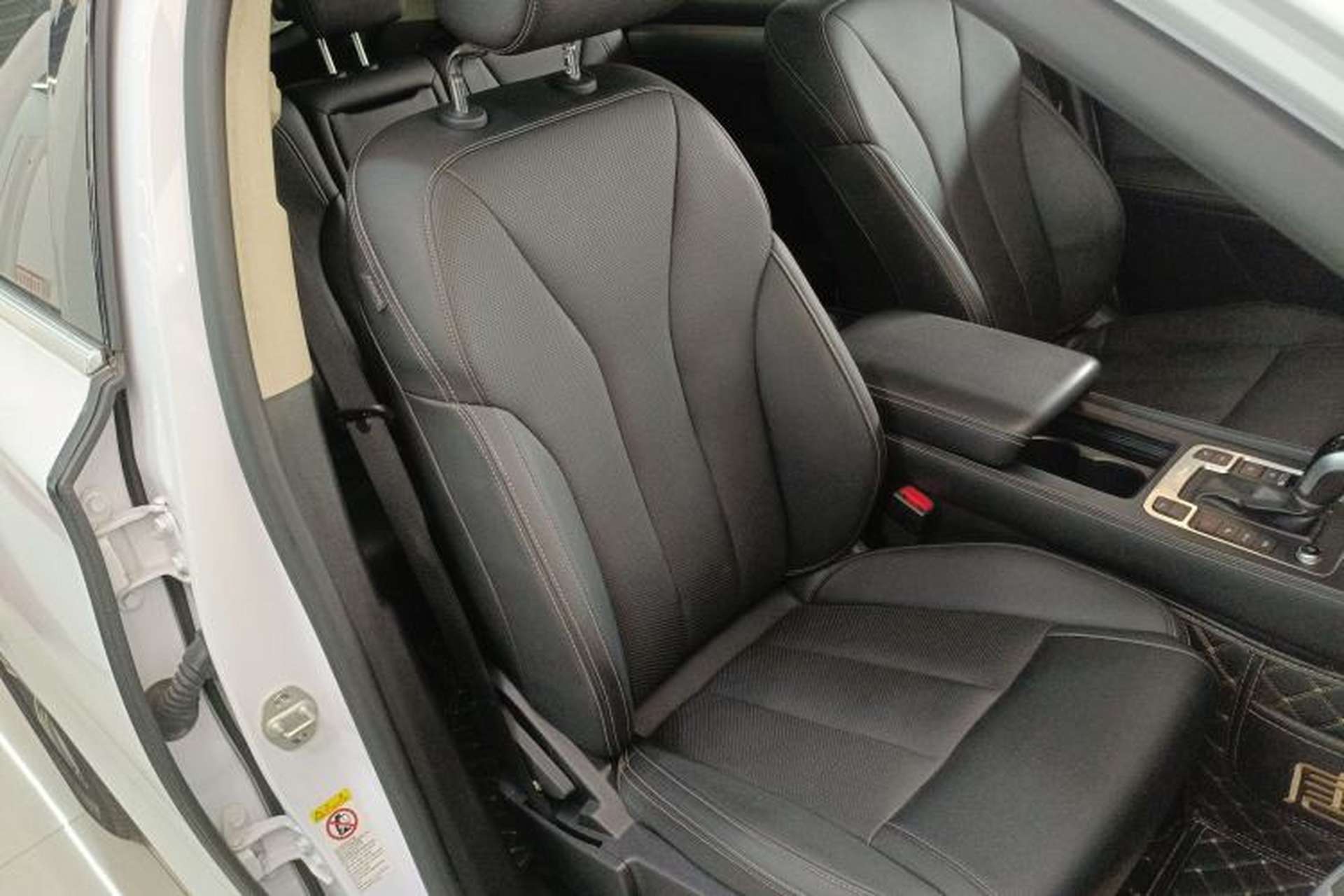 Used BYD Tang 2019 2.0T Automatic SmartConnect Luxury Edition 5 Seats China VI Standard Right Front Seat