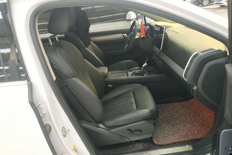 Used BYD Tang 2019 2.0T Automatic SmartConnect Prestige 7-Seater China VI Standard Right Front Seat
