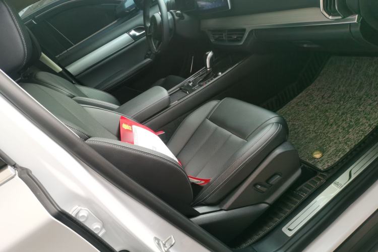 Used BYD Tang 2019 2.0T Automatic SmartConnect Prestige 7-Seater China VI Standard Right Front Seat