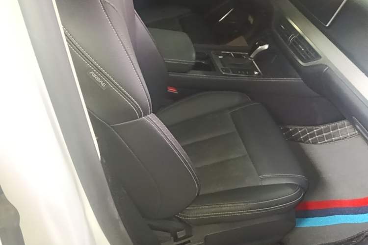 Used BYD Tang 2019 2.0T Automatic SmartConnect Luxury Edition 7 Seats China VI Standard Right Front Seat