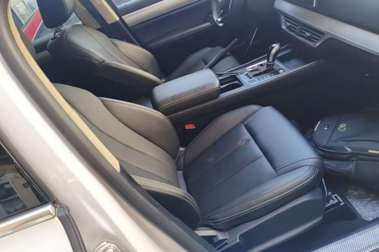 Used BYD Tang 2019 2.0T Automatic SmartConnect Luxury Edition 5 Seats China VI Standard Right Front Seat