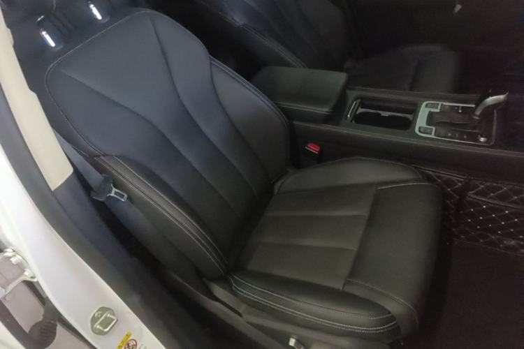 Used BYD Tang 2019 2.0T Automatic SmartConnect Luxury Version 5 Seats China VI Standard Right Front Seat