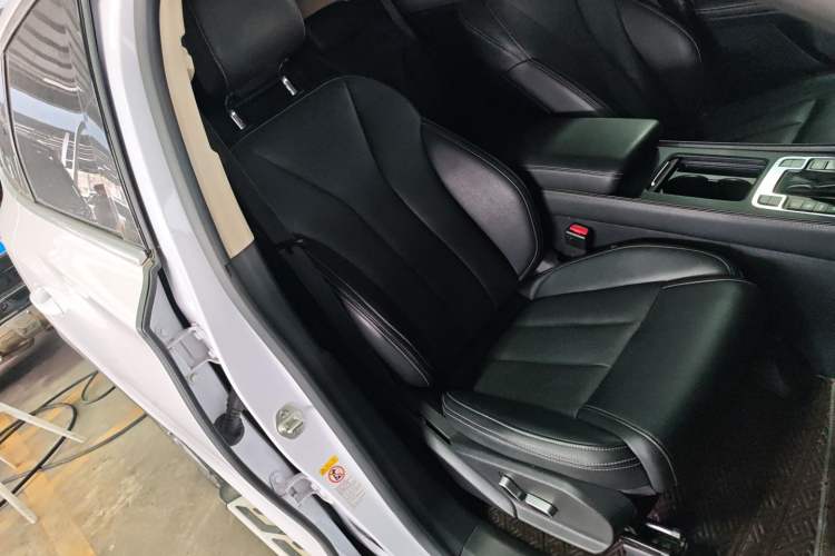 Used BYD Tang 2019 2.0T Automatic SmartConnect Luxury 7-Seater China VI Standard Right Front Seat