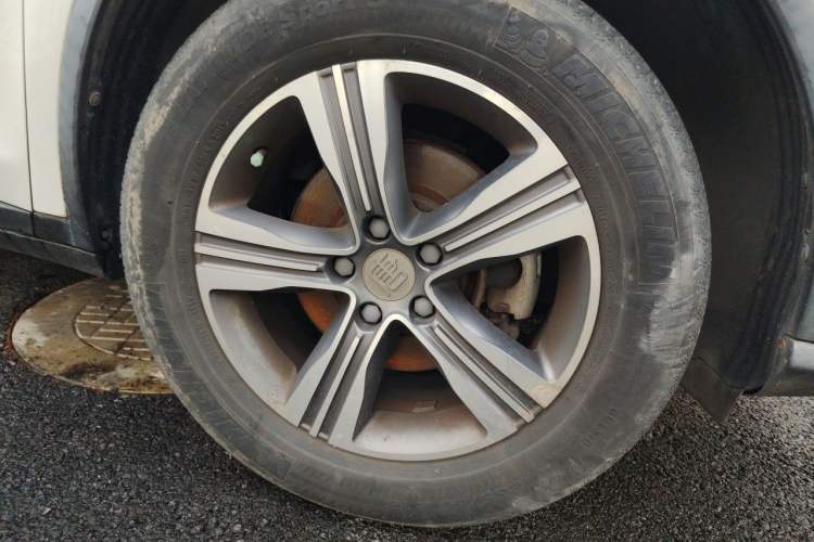 Used BYD Tang 2019 2.0T Automatic SmartConnect Luxury Edition 7 Seats China VI Standard Right Front Wheel Hub