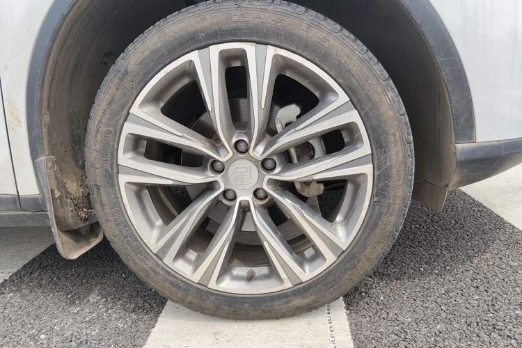 Used BYD Tang 2019 2.0T Automatic SmartConnect Luxury 7-Seater China VI Standard Right Front Wheel Hub
